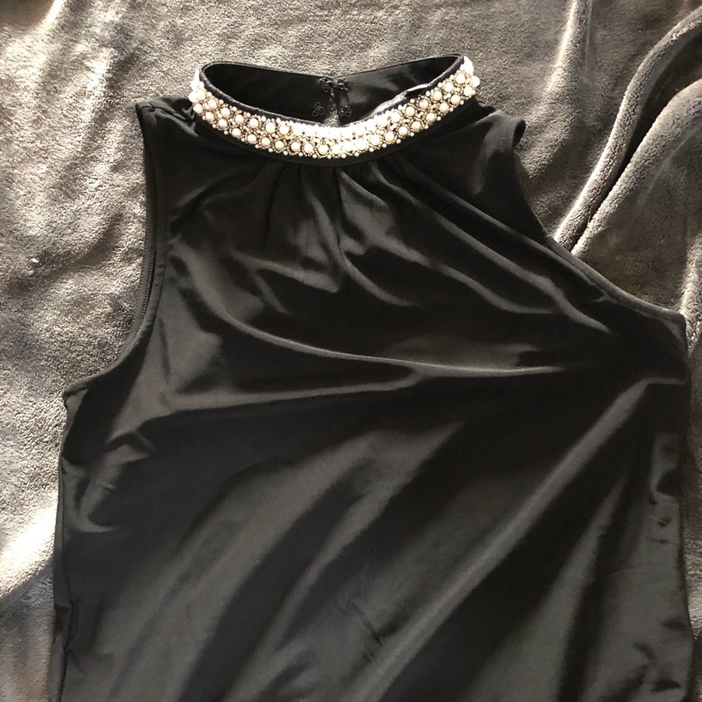 Ladies shell with pearl neckline